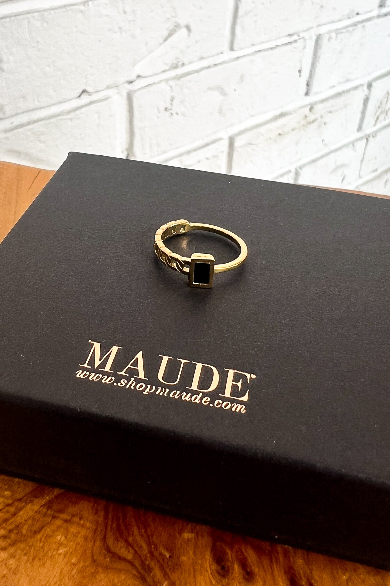 18K Black Stone Chain Ring